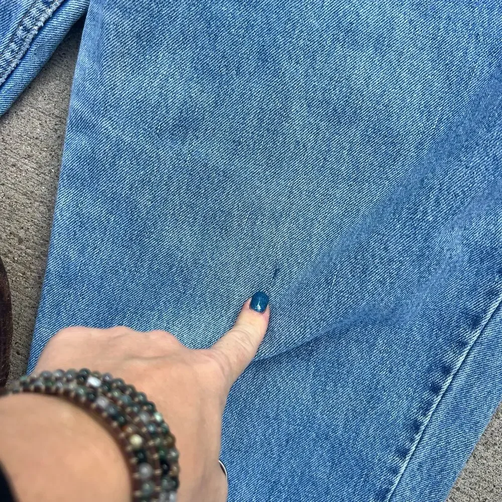 Ladies Y2K Levi’s 550 relax fit tapered leg mom jeans Size 22L